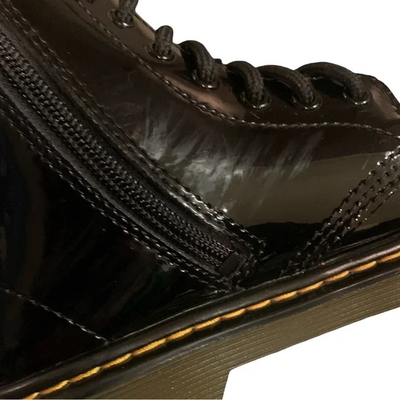 Dr. Martens 1460 J Black Patent Leather Boots Size 2 US Youth - Picture 6 of 7